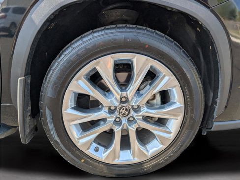 Used 2021 Toyota Highlander Limited image 41