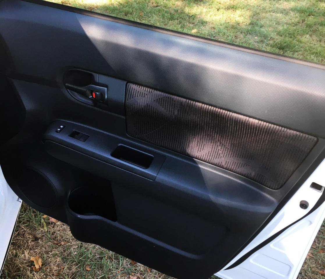 Used 2014 Scion xB FWD image 15