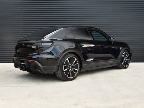 Certified 2025 Porsche Macan 4 Electric image 7