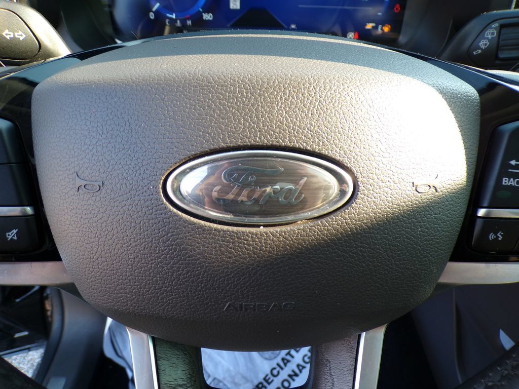Used 2021 Ford Explorer Platinum w/ Equipment Group 601A AWD/4WD image 34
