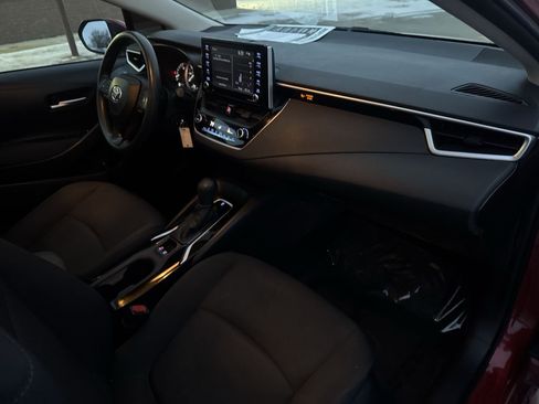 Used 2021 Toyota Corolla LE image 24