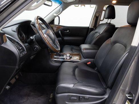 Used 2017 INFINITI QX80 4WD w/ Driver Assistance Package image 7