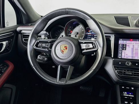 Certified 2024 Porsche Macan AWD/4WD image 12
