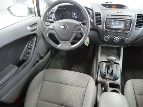 Used 2017 Kia Forte LX w/ LX Popular Package image 9