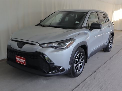 Used 2024 Toyota Corolla Cross AWD Hybrid image 21