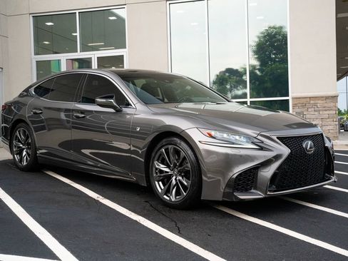 Used 2018 Lexus LS 500 F Sport w/ Accessory Package (Z2) RWD image 7