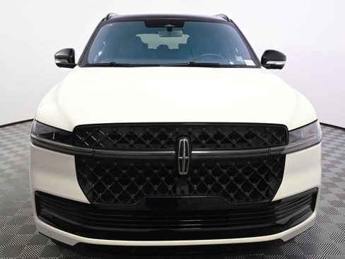 New 2025 Lincoln Navigator Reserve w/ Jet Appearance Package image 10