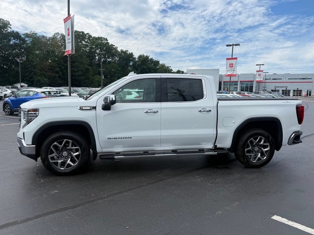 Used 2023 GMC Sierra 1500 SLT w/ SLT Premium Package AWD/4WD image 3