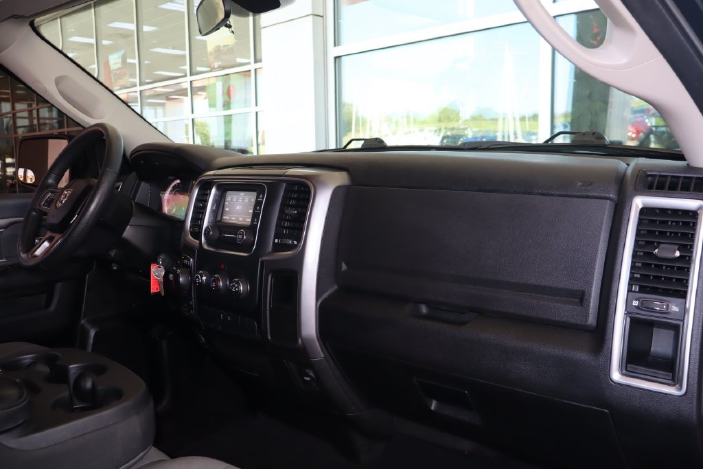 Used 2021 RAM 1500 Classic SLT AWD/4WD image 41
