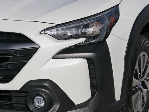 Certified 2025 Subaru Outback Premium image 9