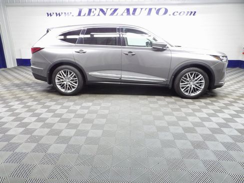 Used 2023 Acura MDX SH-AWD w/ Advance Package image 2