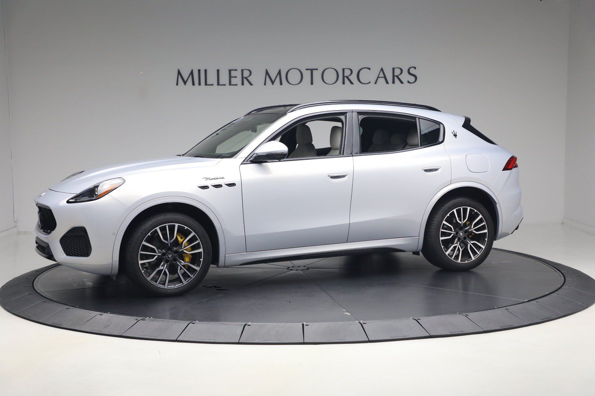 Certified 2023 Maserati Grecale Modena AWD/4WD image 1