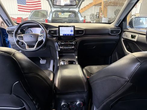 Used 2021 Ford Explorer Limited w/ Equipment Group 301A image 10