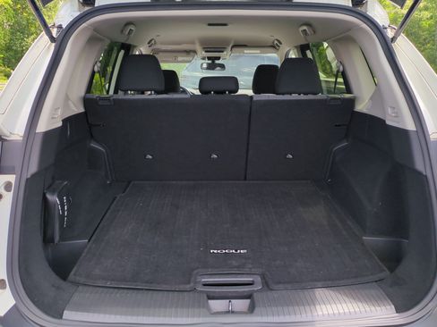 Used 2023 Nissan Rogue SV FWD image 31