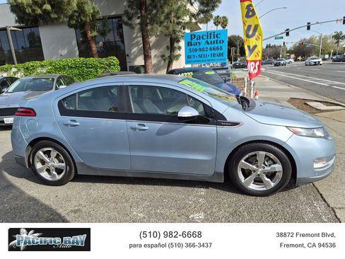 Used 2013 Chevrolet Volt Premium w/ Premium Trim Package image 8