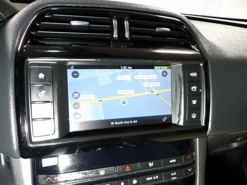 Used 2017 Jaguar F-PACE Premium AWD/4WD image 23