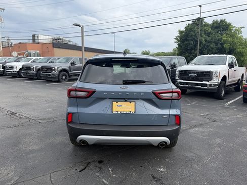 Certified 2025 Ford Escape SE FWD image 5