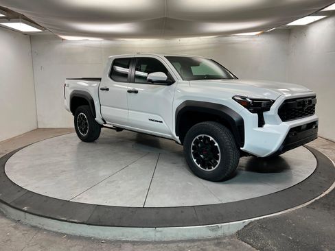 New 2026 Toyota Tacoma TRD Off-Road AWD/4WD image 7