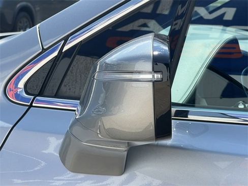 Used 2023 Buick Enclave Essence image 35