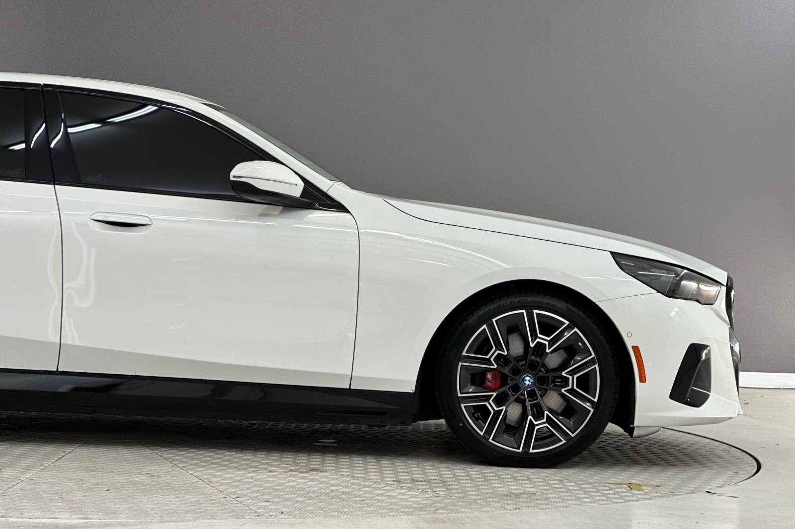 Used 2024 BMW i5 eDrive40i w/ M Sport Package RWD image 35