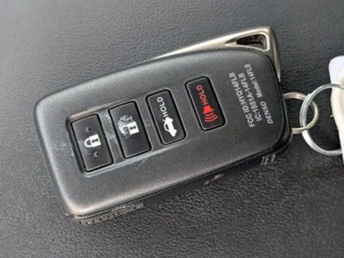 Used 2022 Lexus IS 350 F Sport image 69