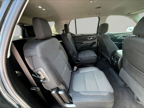Used 2018 Chevrolet Traverse LT FWD image 25