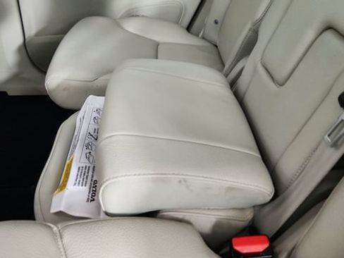 Certified 2023 Volvo XC90 B5 Plus w/ Protection Package Premier AWD/4WD image 29