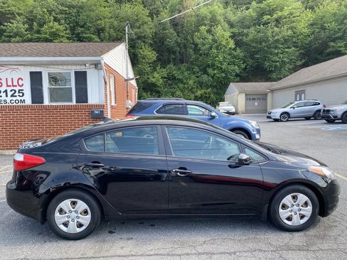 Used 2015 Kia Forte LX FWD image 4