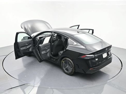 New 2027 Nissan Sentra SV w/ SV Convenience Package FWD image 21