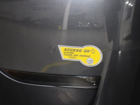 Used 2022 Tesla Model Y Long Range image 5