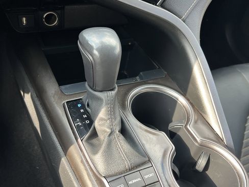 Used 2022 Toyota Camry SE w/ Carpet Mat Package (TMS) image 29