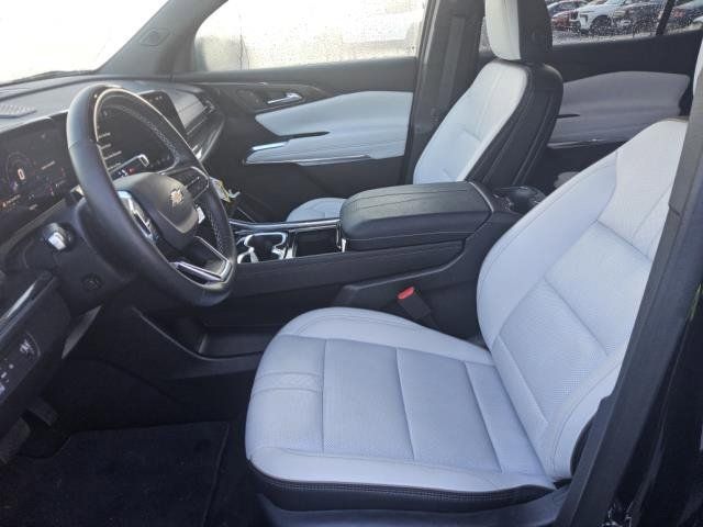 Used 2025 Chevrolet Traverse High Country FWD image 4