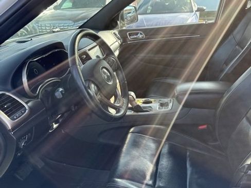 Used 2017 Jeep Grand Cherokee Limited w/ Luxury Group II image 10