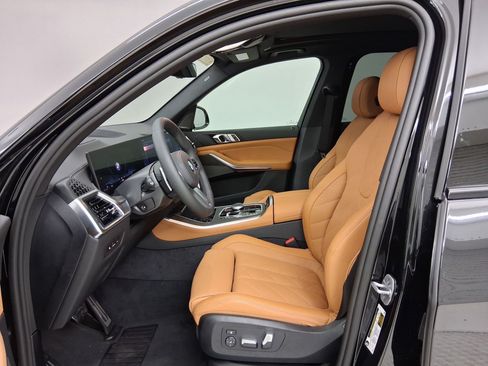 New 2026 BMW X5 sDrive40i w/ M Sport Package RWD image 3