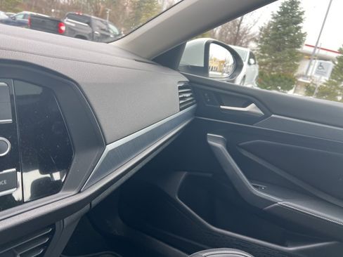 Used 2023 Volkswagen Jetta SE w/ Panoramic Sunroof Package image 63