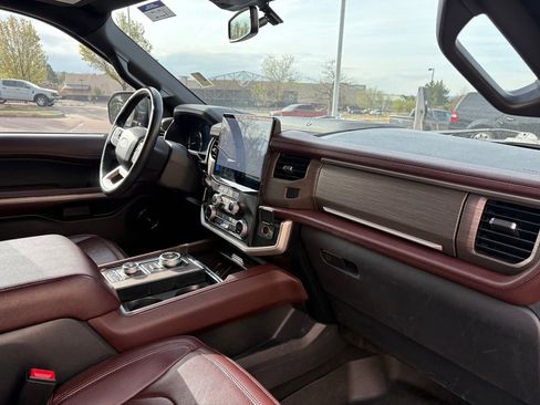 Used 2024 Ford Expedition Max Limited image 31