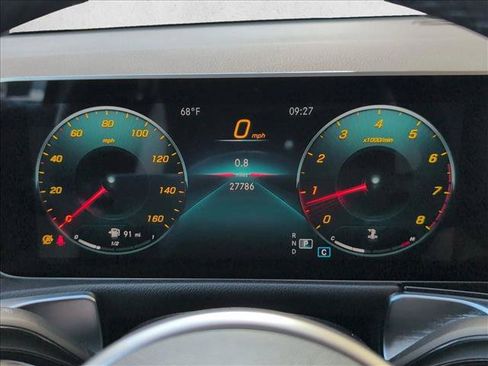 Used 2021 Mercedes-Benz GLB 250 w/ Premium Package image 11