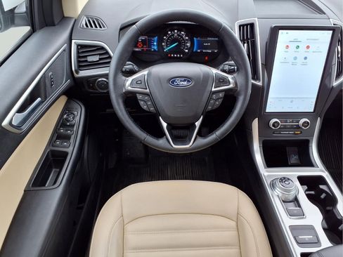 Used 2024 Ford Edge SEL w/ Convenience Package AWD/4WD image 12