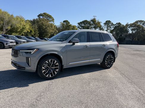 New 2026 Volvo XC90 T8 Ultra w/ Protection Package Premier image 7