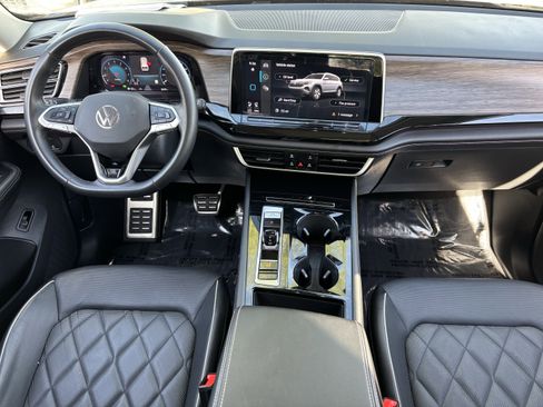 Certified 2025 Volkswagen Atlas SEL Premium R-Line image 13