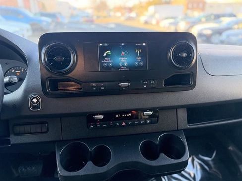 Used 2019 Mercedes-Benz Sprinter 2500 image 25