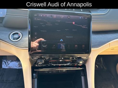 Used 2025 Jeep Grand Cherokee Limited image 19