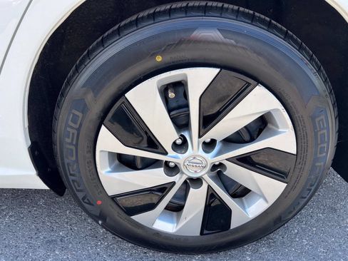 Used 2019 Nissan Altima 2.5 S FWD image 16