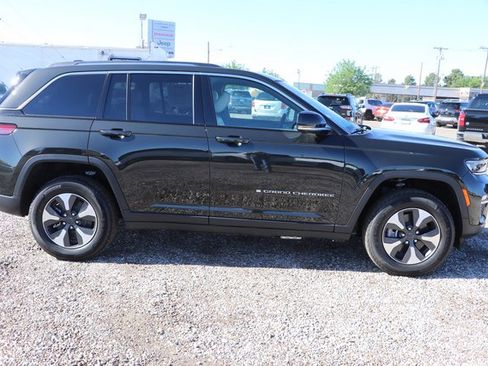 New 2024 Jeep Grand Cherokee Limited 4xe w/ Luxury Tech Group II image 8