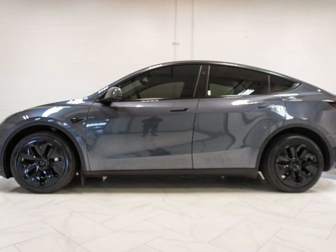 Used 2023 Tesla Model Y Long Range AWD/4WD image 28