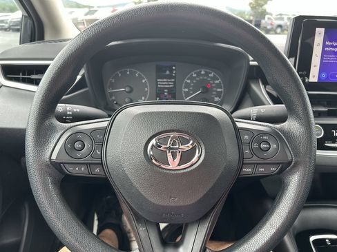Used 2023 Toyota Corolla LE w/ LE Convenience Package FWD image 25
