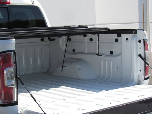 Used 2021 GMC Canyon AT4 AWD/4WD image 9