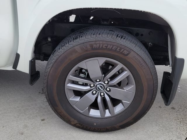 Used 2025 Nissan Frontier SV AWD/4WD image 14