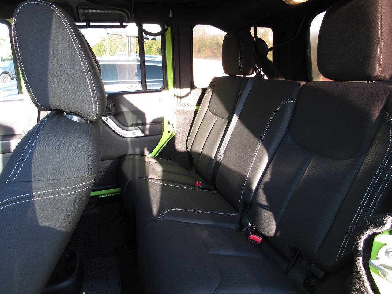 Used 2016 Jeep Wrangler Unlimited Sahara w/ Max Tow Package AWD/4WD image 35