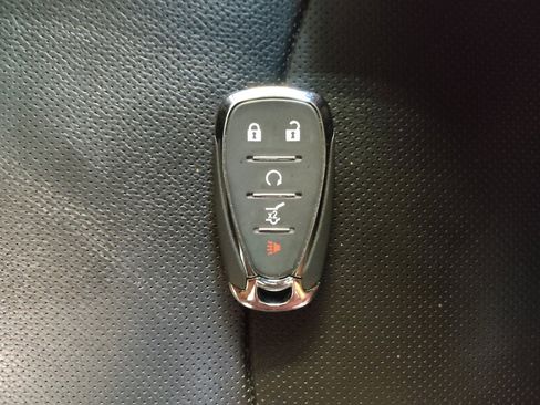 Used 2020 Chevrolet Equinox Premier image 32